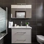 Luxurious And Modern House Near Town And شقة *