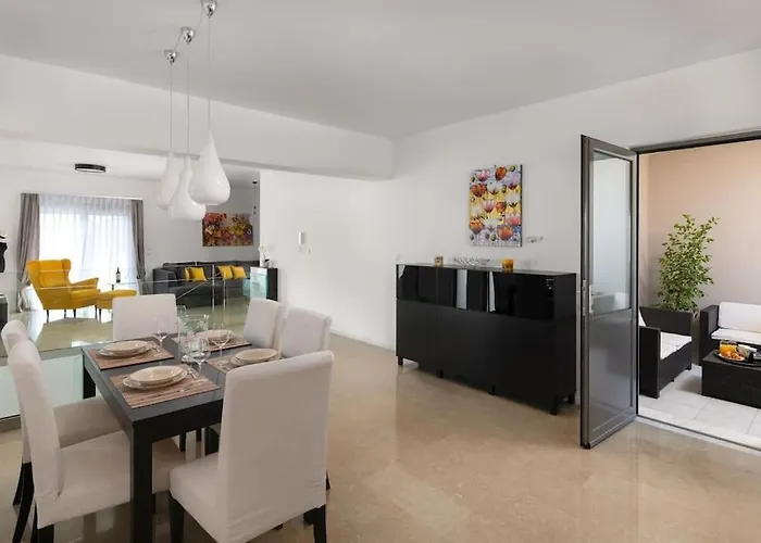 شقة Luxurious And Modern House Near Town And Asgourou