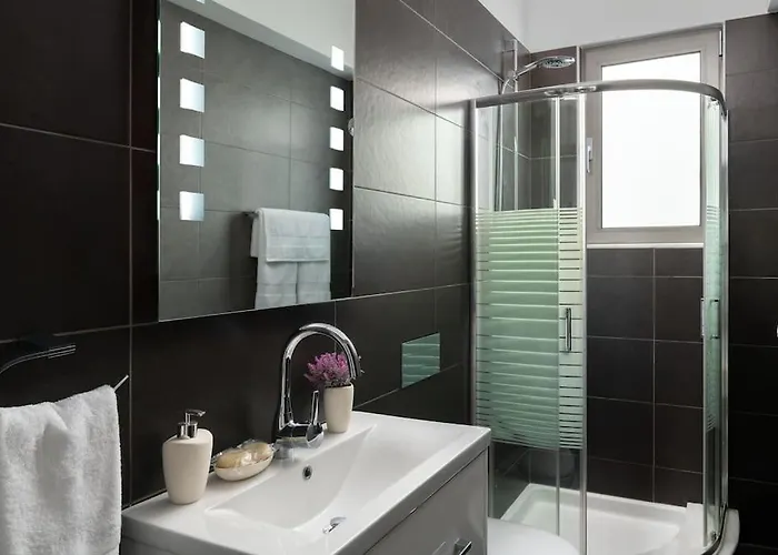 Luxurious And Modern House Near Town And * Asgourou