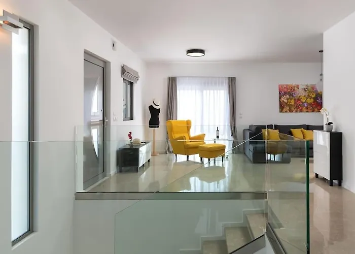 Luxurious And Modern House Near Town And * Asgourou